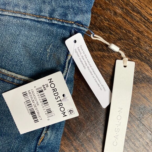 Caslon Cuffed Boyfriend Blue Denim Jean Shorts  5 Pocket Zip Front - Picture 3 of 8